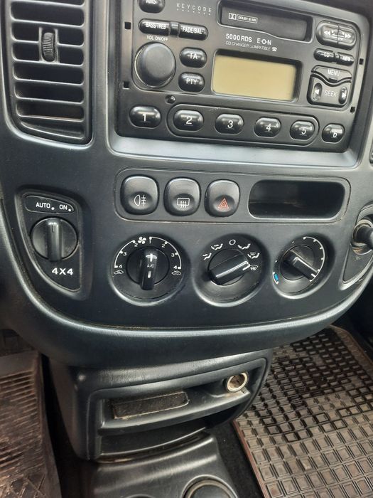 Продам Форд Маверік 2002 року 4×4 двигун 2.0 газ-бензин