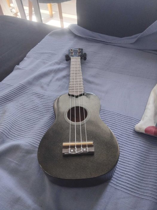 Cavaquinho usado em bom estado