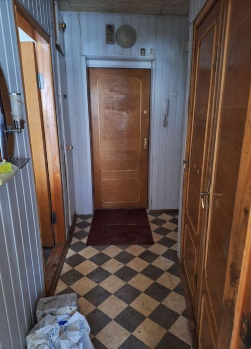 Продам квартиру 2 ком метро Индустриальная