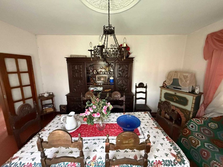 Mobiliário, quarto, sala e loiças
