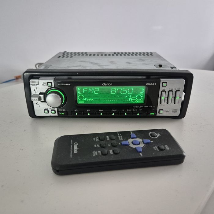 Radio Clarion dxz558rmp + pilot