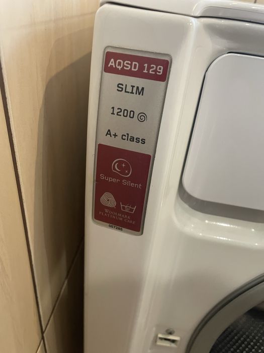 Pralka ariston AQSD 129 przecieka pod spodem