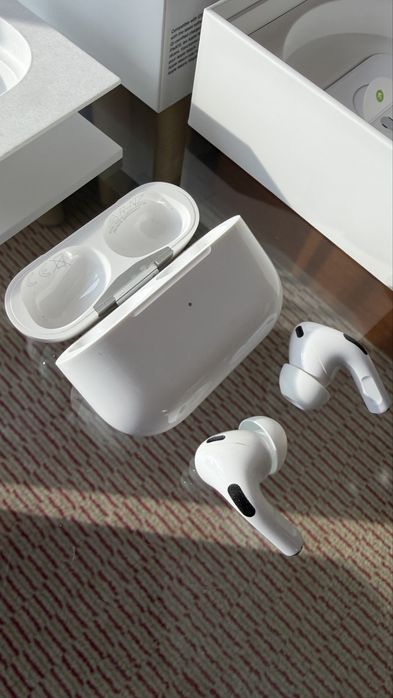 Sprzedam Apple AirPods Pro 2 (2. generacja) – Lightning