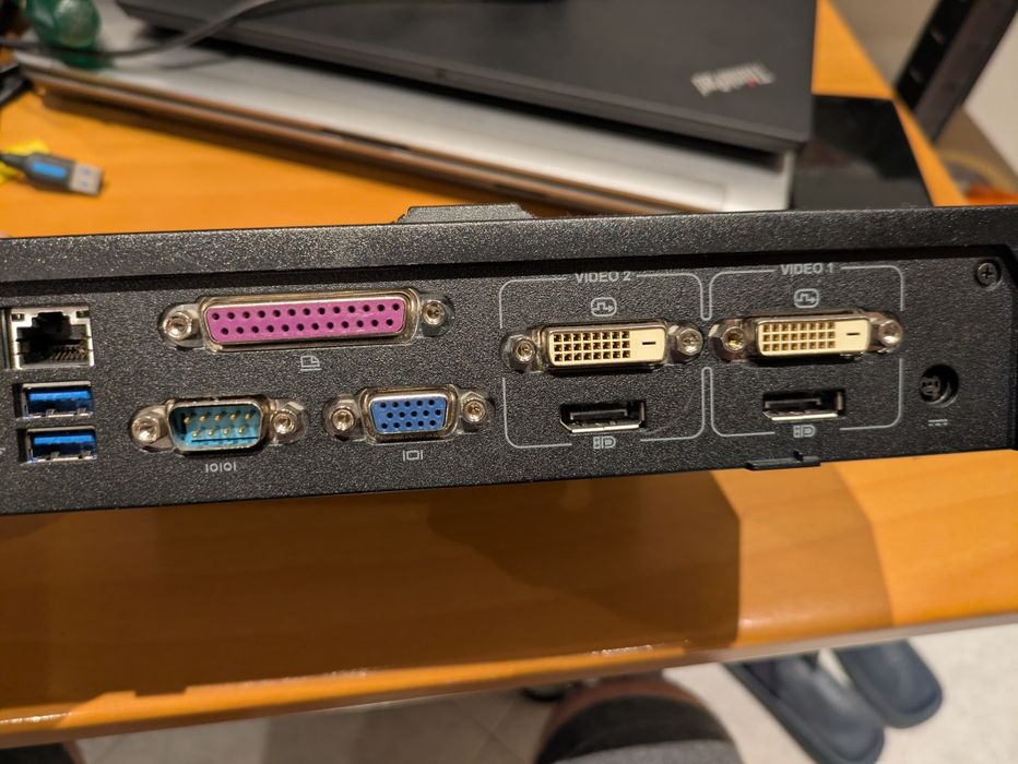 Vendo docking station dell usada no meu e6540. Funcional. Para desocupar