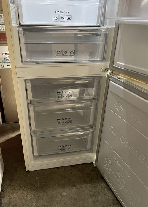 Холодильник Samsung