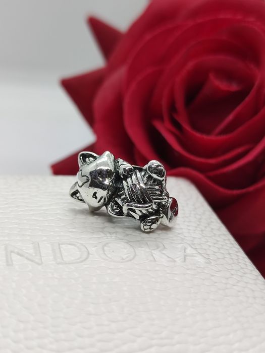 Charm's kotek z kłębuszkiem srebro S925