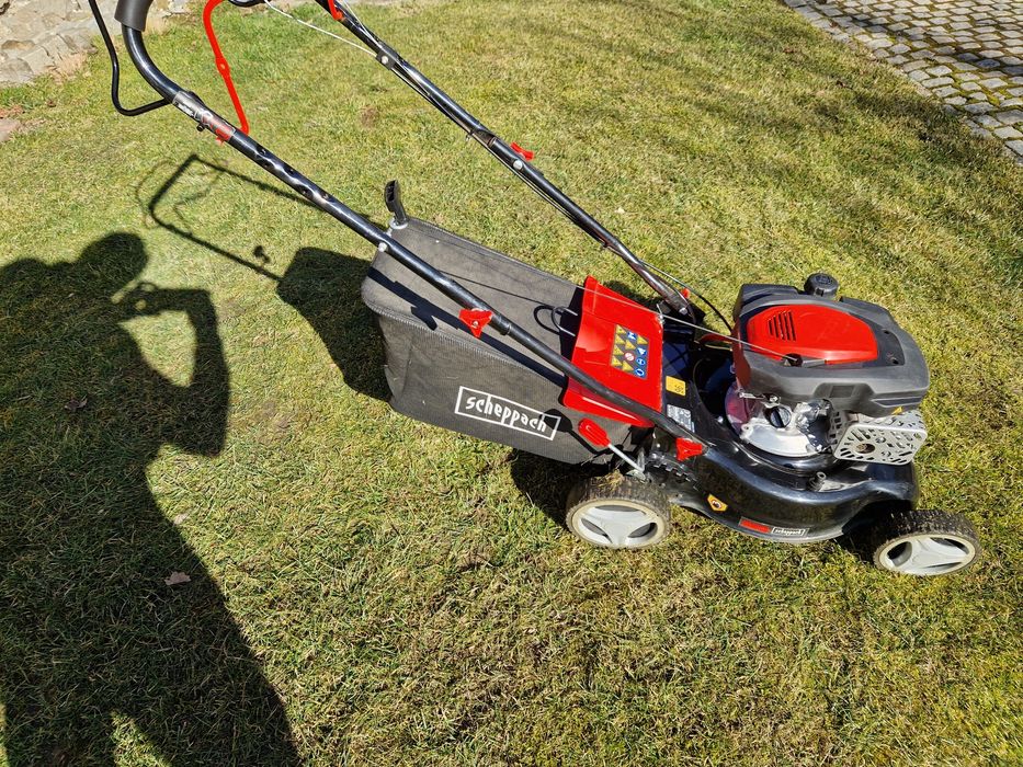 Kosiarka spalinowa z napędem