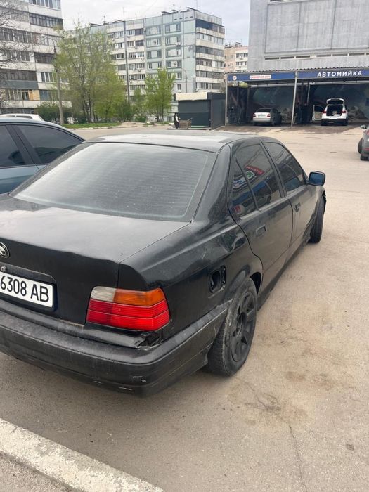 BMW  E36 (1,8 бенз.)торг