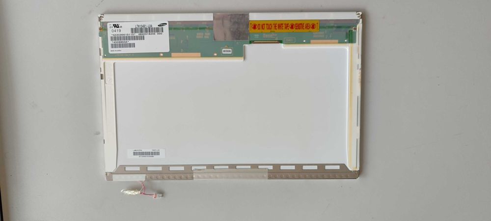 Display LTN154X1-L04