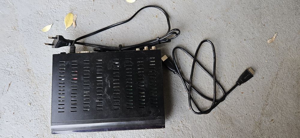 Тюнер супутниковий Galaxy S8120