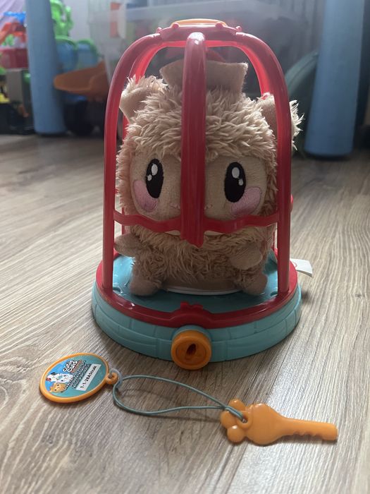 Cutie cuis alpaka w klatce pluszak gadający uwolnij mnie