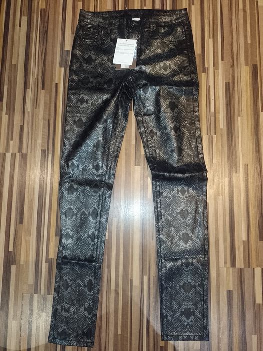 Piękne spodnie ala wężowa skórka NOWE