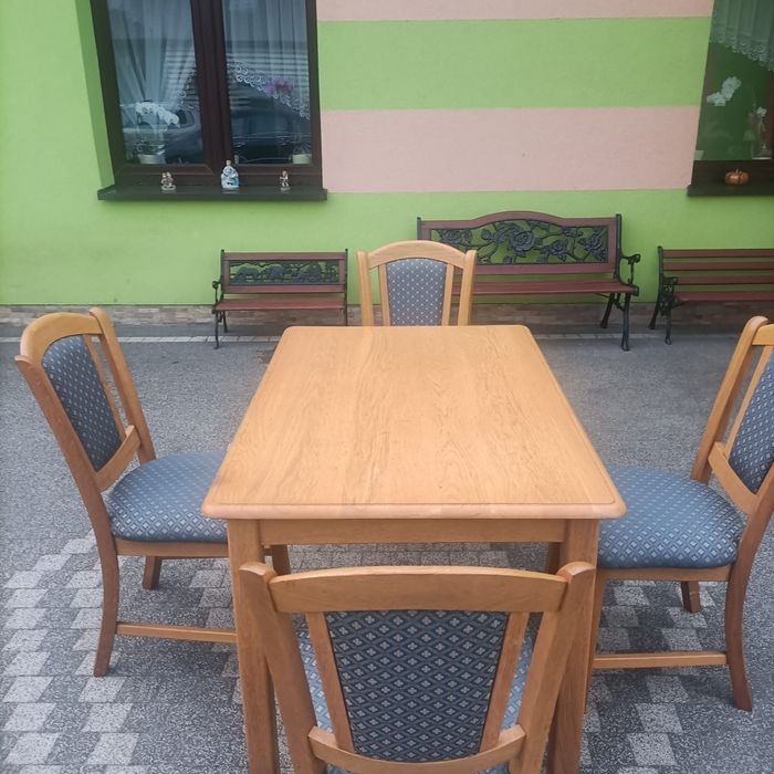 Stół dębowy i 4 krzesła
