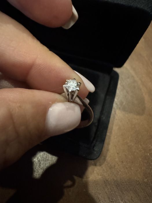 Anel Solitario diamante talhe brilhante H.Stern