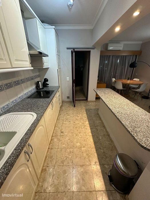Apartamento T1 com lugar de parqueamento e piscina