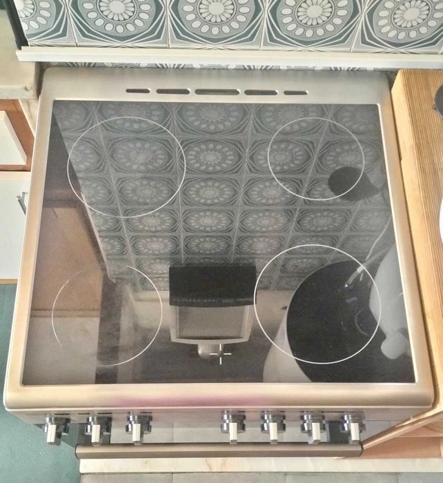 Fogão vitrocerâmico com forno elétrico Telefac