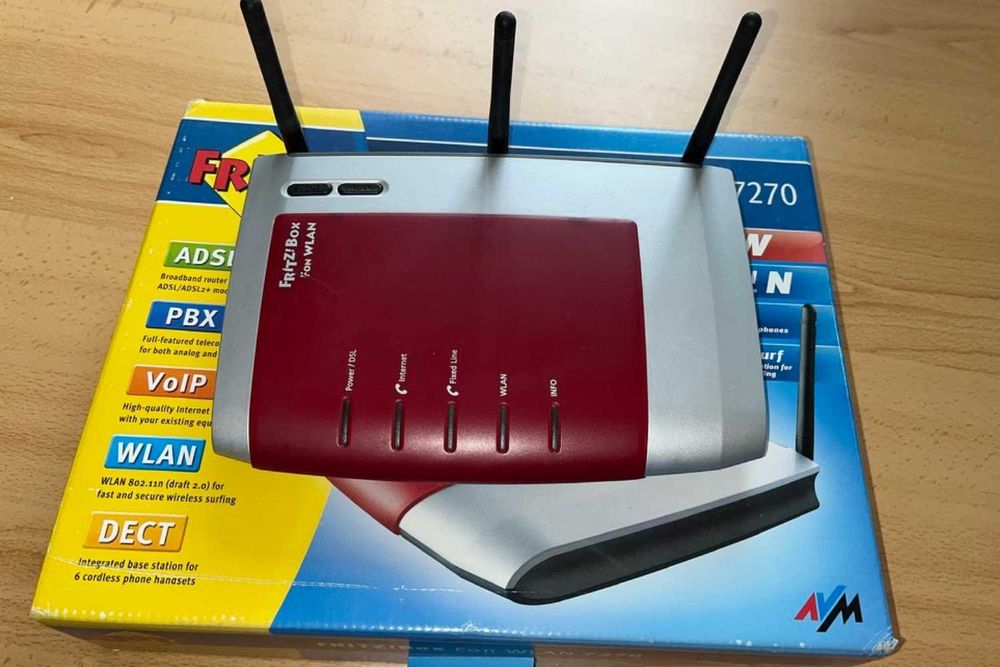 Router FritzBox 7270 com DECT (central telefónica sem fios)