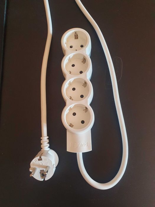 Extensão elétrica LEGRAND 4 tomadas 5 metros