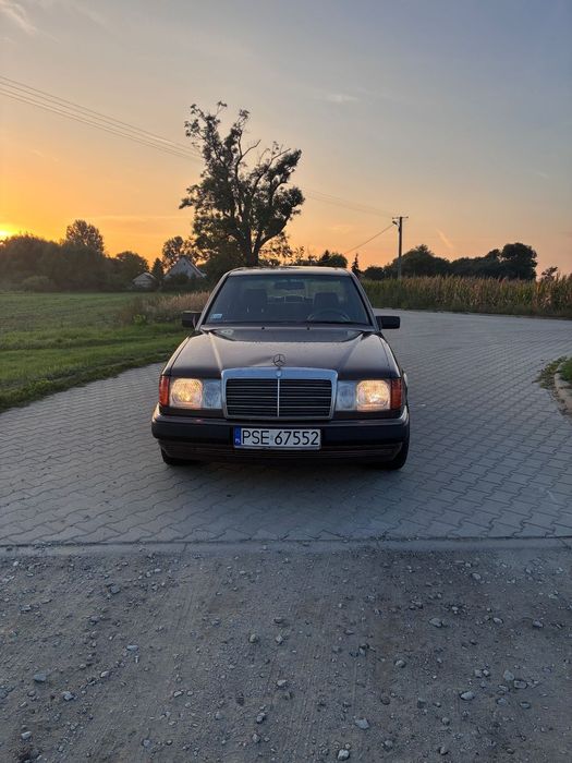 Mercedes-Benz W124