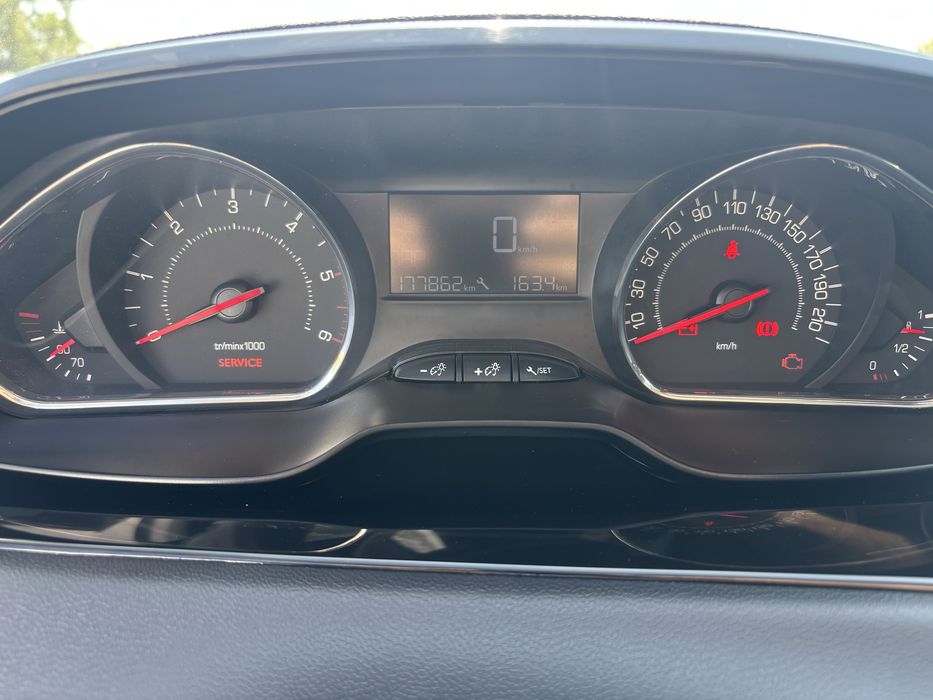 Peugeot 208 1.4 HDi 2014