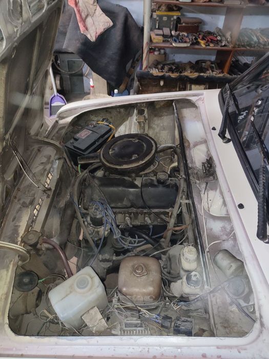 Продам ваз 2103      1975 год (СРОЧНО)