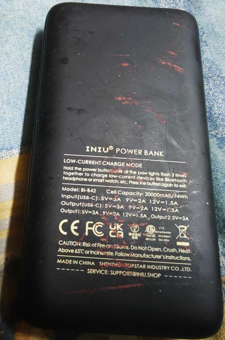 Powerbank b42 INIU20000mAh,saídas 3a Entrada USB tipo C, cm lampada