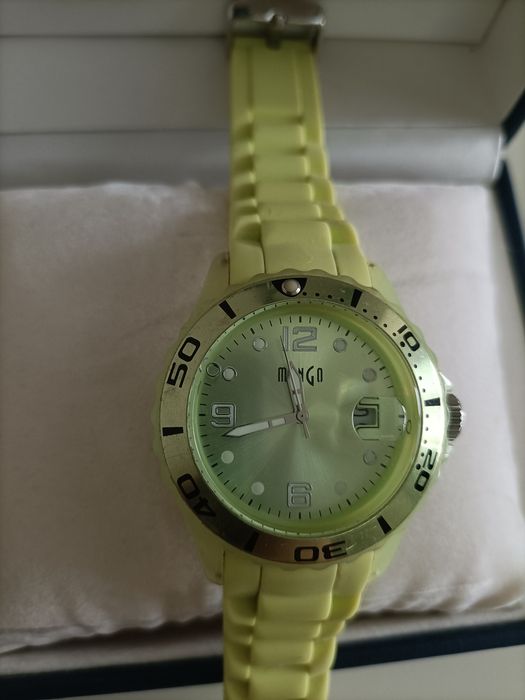 Часы годинник  Mango оригинал