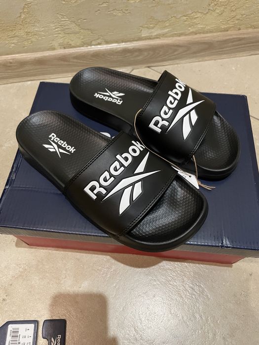 Шлёпы черные Reebok