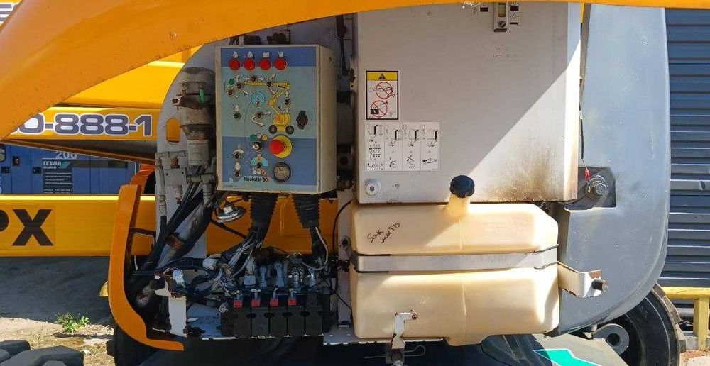 Дизельний колінчастий підйомник 16 м Haulotte HA16PX 4x4