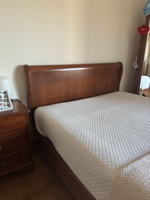 Cama + Mesa de Cerejeira