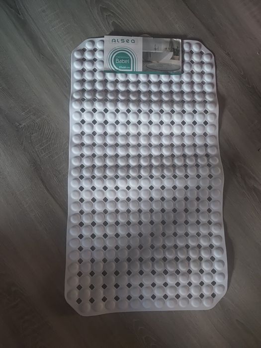 Nowa Mata antypoślizgowa  do wanny