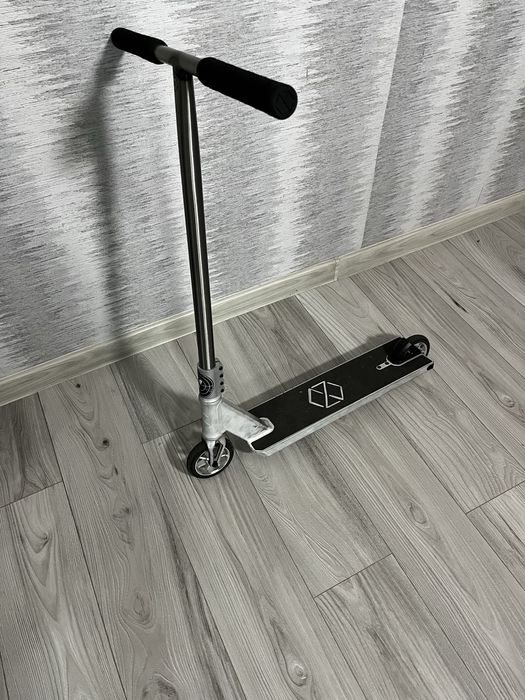 Самокат Native Stem сірий