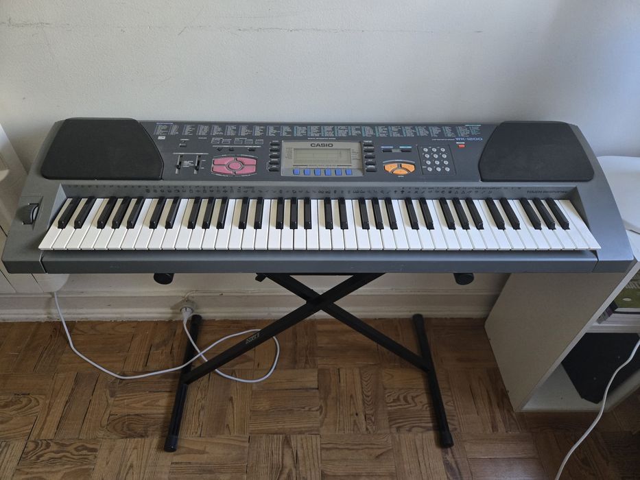 Teclado Casio WK-1200 em óptimo estado