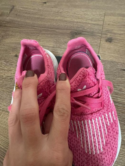 Кросівки Adidas на дівчинку, р. 26