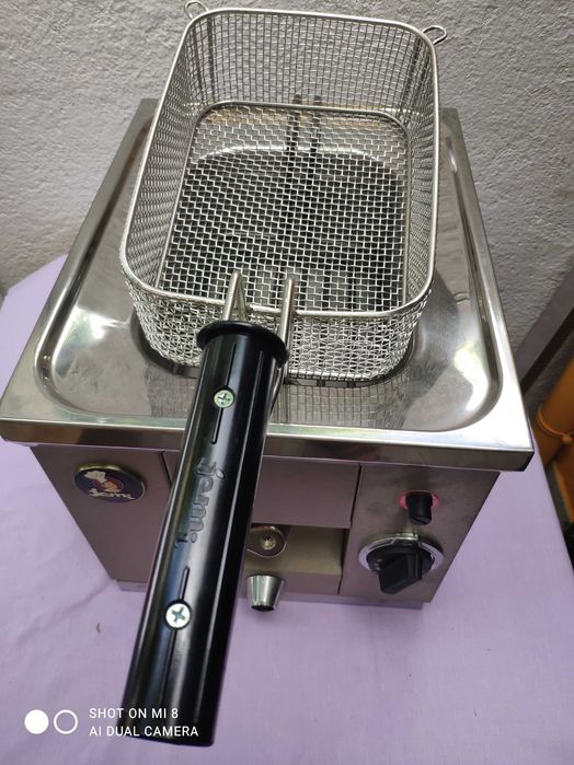 Fritadeira elétrica 6 litros
