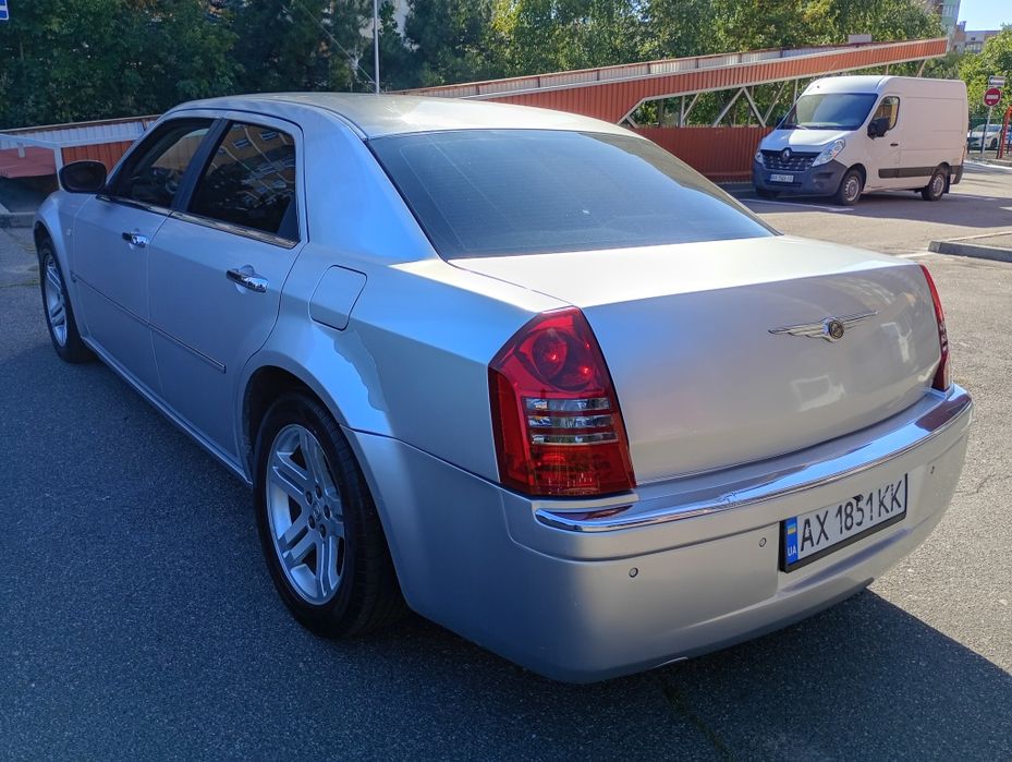 продам крайслер 300с
