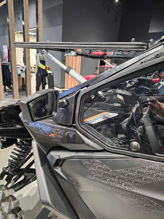 Can-am Maverick R kompletna kabina