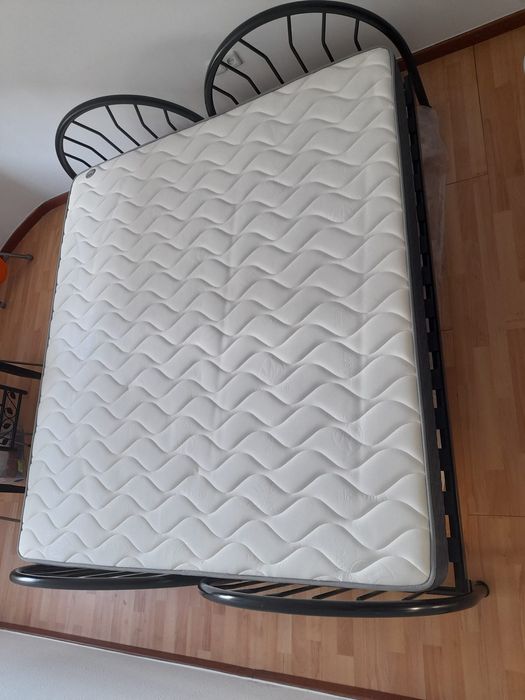 2 camas de solteiro + colchão