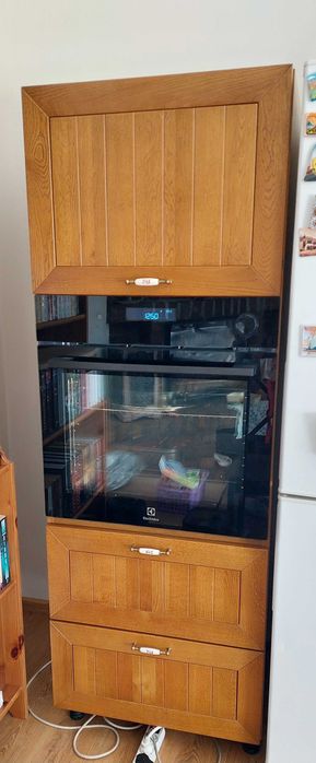 Meble kuchenne. Dębowe fronty.