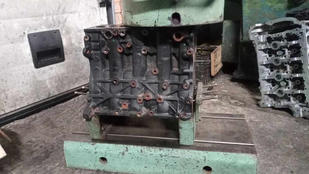 Станок плоскошлифовальный дл шлифовки головок блока плоскошліфувальний