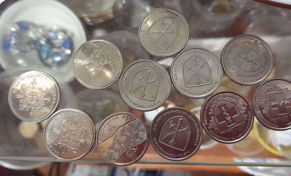 Монета одна гривня 50 копійок  копійка 1 гривна 50 копеек Украина