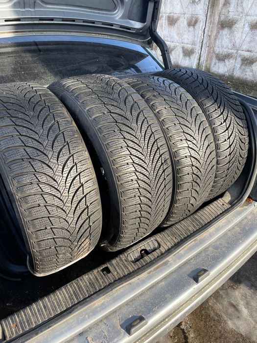 Продам резину у відмінному стані  195/50/15