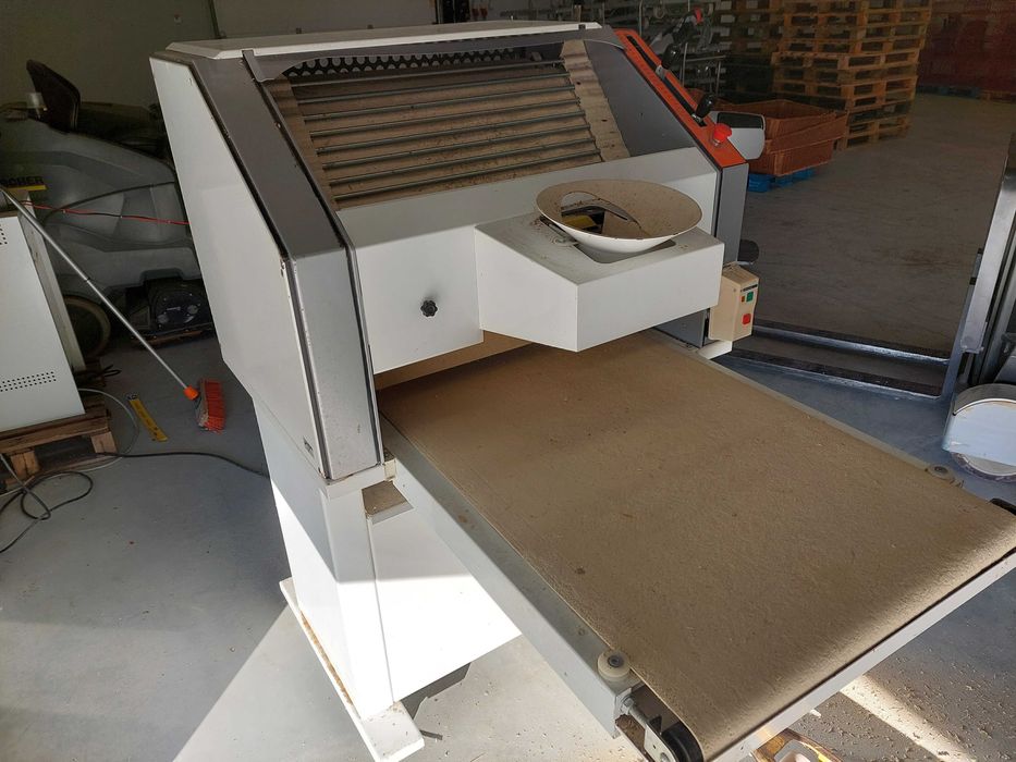 Vende se maquina formadora baguetes  pão e  cacetes padaria