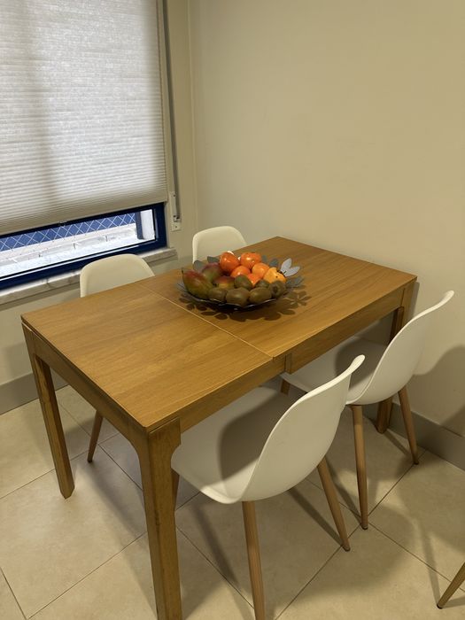 Mesa de cozinha extensivel + 4 cadeiras