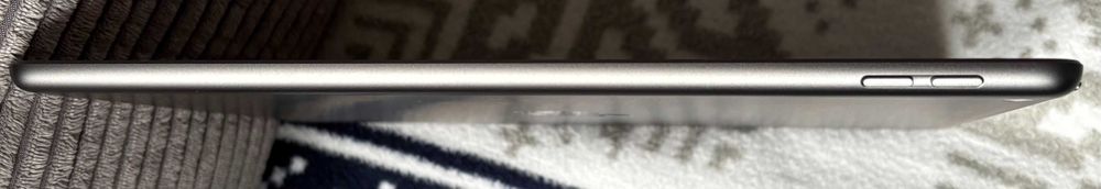 Tablet Apple iPad 7 32GB + Kabel