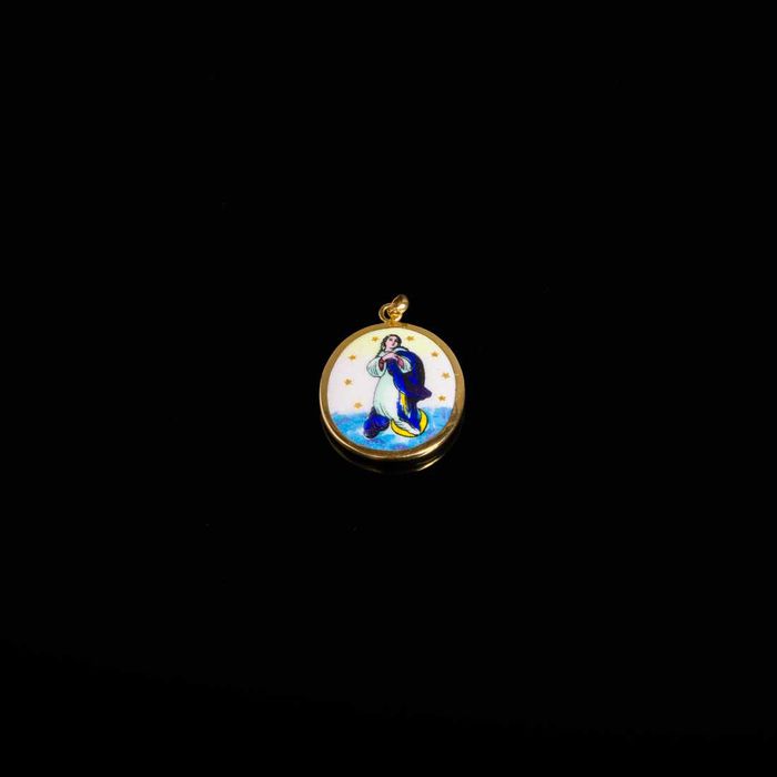 Medalha pingente em ouro e porcelana