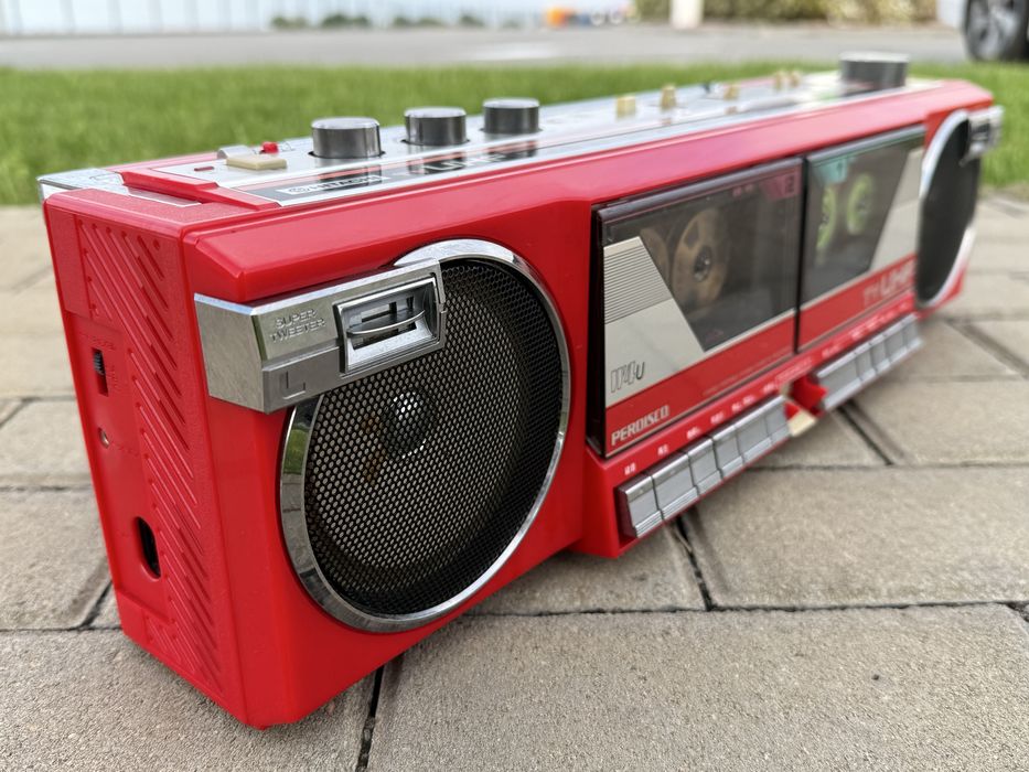 Продам  магнитолу HITACHI W4U