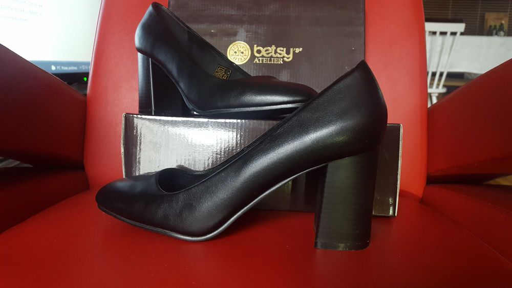 Półbuty damskie, obcas (8cm). Nowe. Rozmiar 40. Skóra.