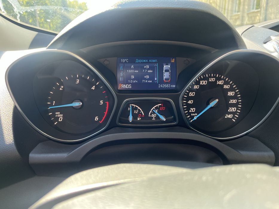 Ford Kuga 2.0 дизель Titanium