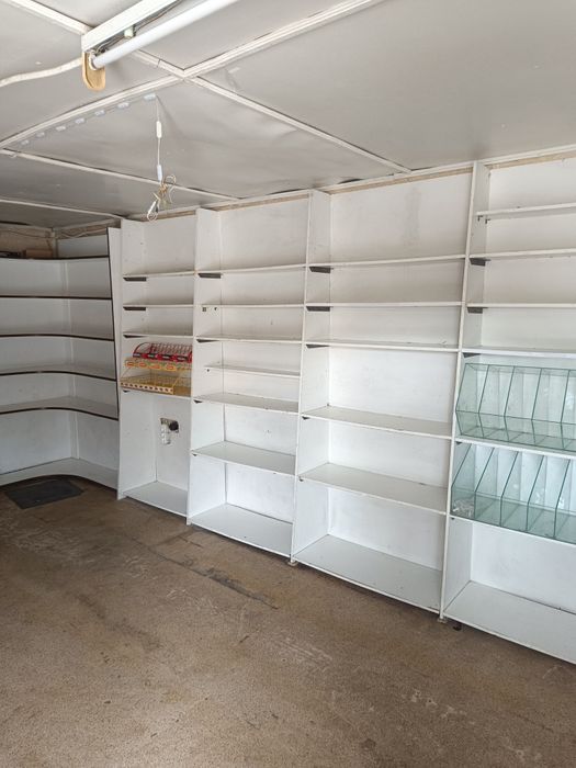 Продам торгові стелажі,полки,тумба